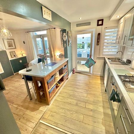 Garden Cottage - 3 Bedroom Close To Town And Beach Bournemouth Eksteriør bilde